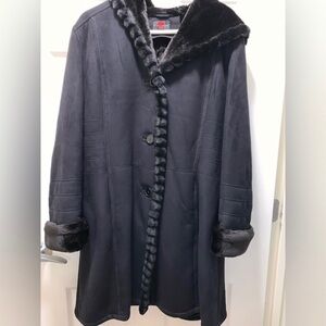 Gallery Black Fur-Trimmed Women’s coat